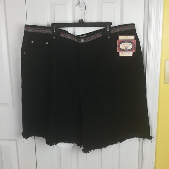 Faded Glory Pants - NWT Faded Glory black cut off shorts